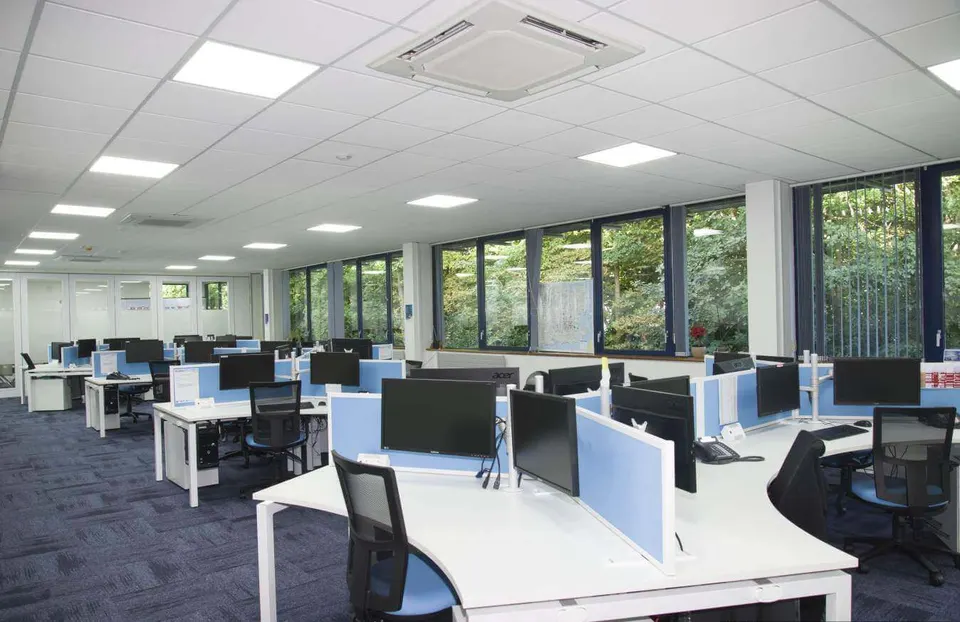 Commercial air conditioning installation